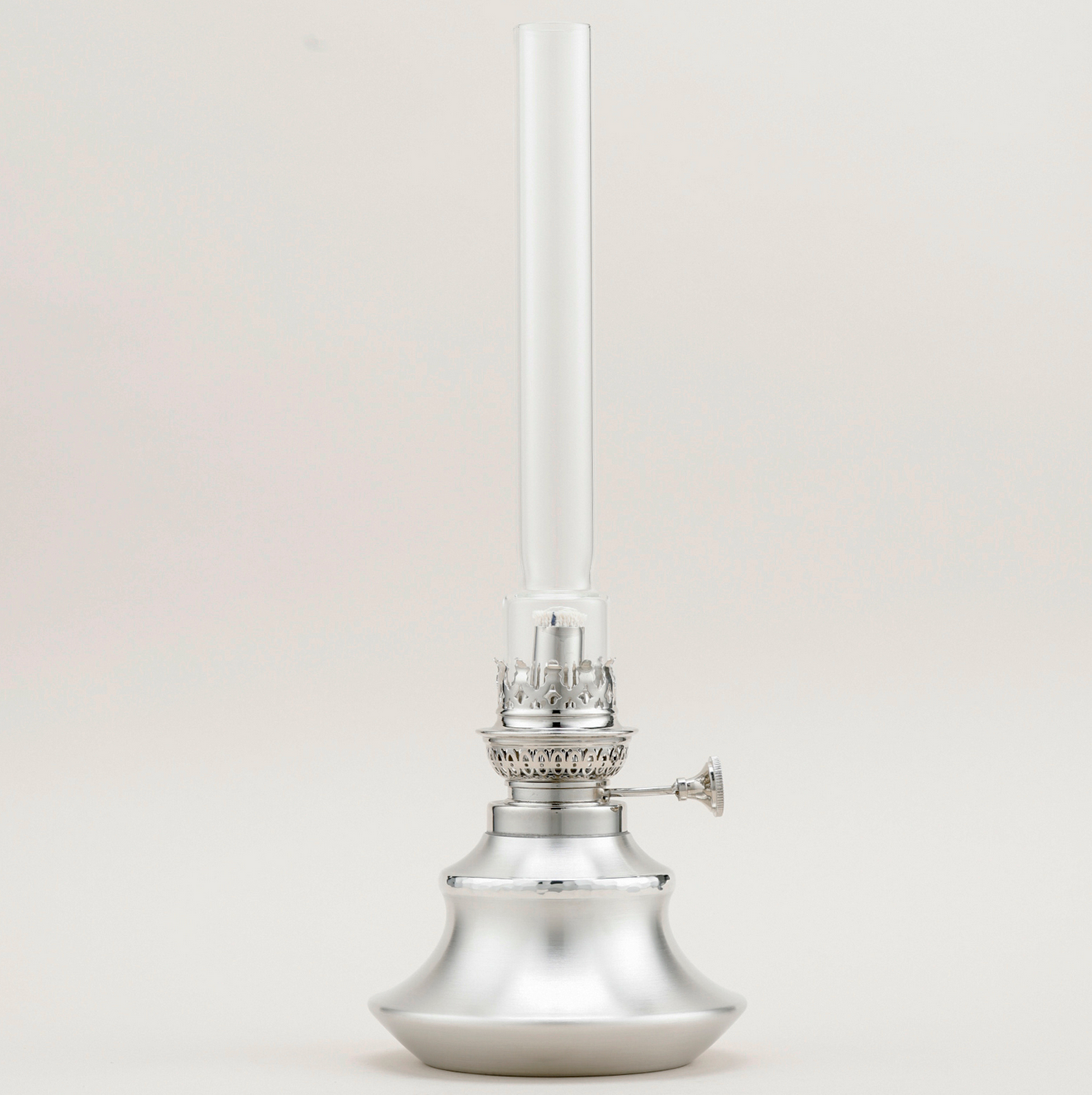 Evergreen Oil Lamp with 10" Globe